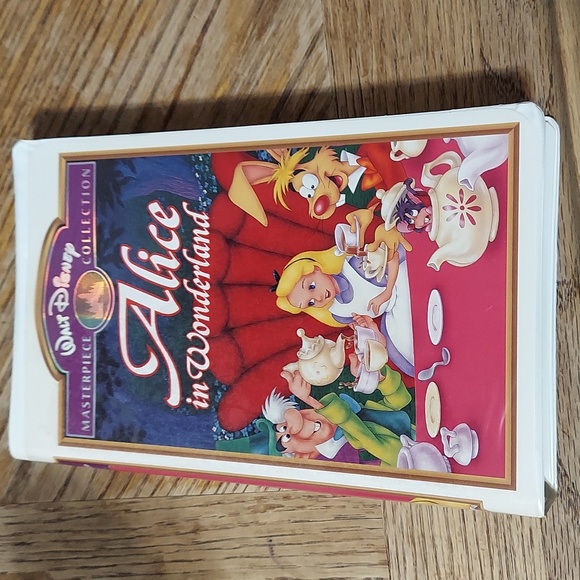 Walt Disney Masterpiece Collection Alice in Wonderland VHS - Picture 5 of 5